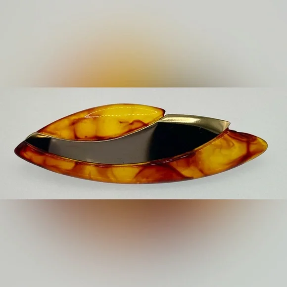 Vintage Amber Lucite and Gold
Tone Brooch Pin Unique Art Deco - Picture 5 of 7